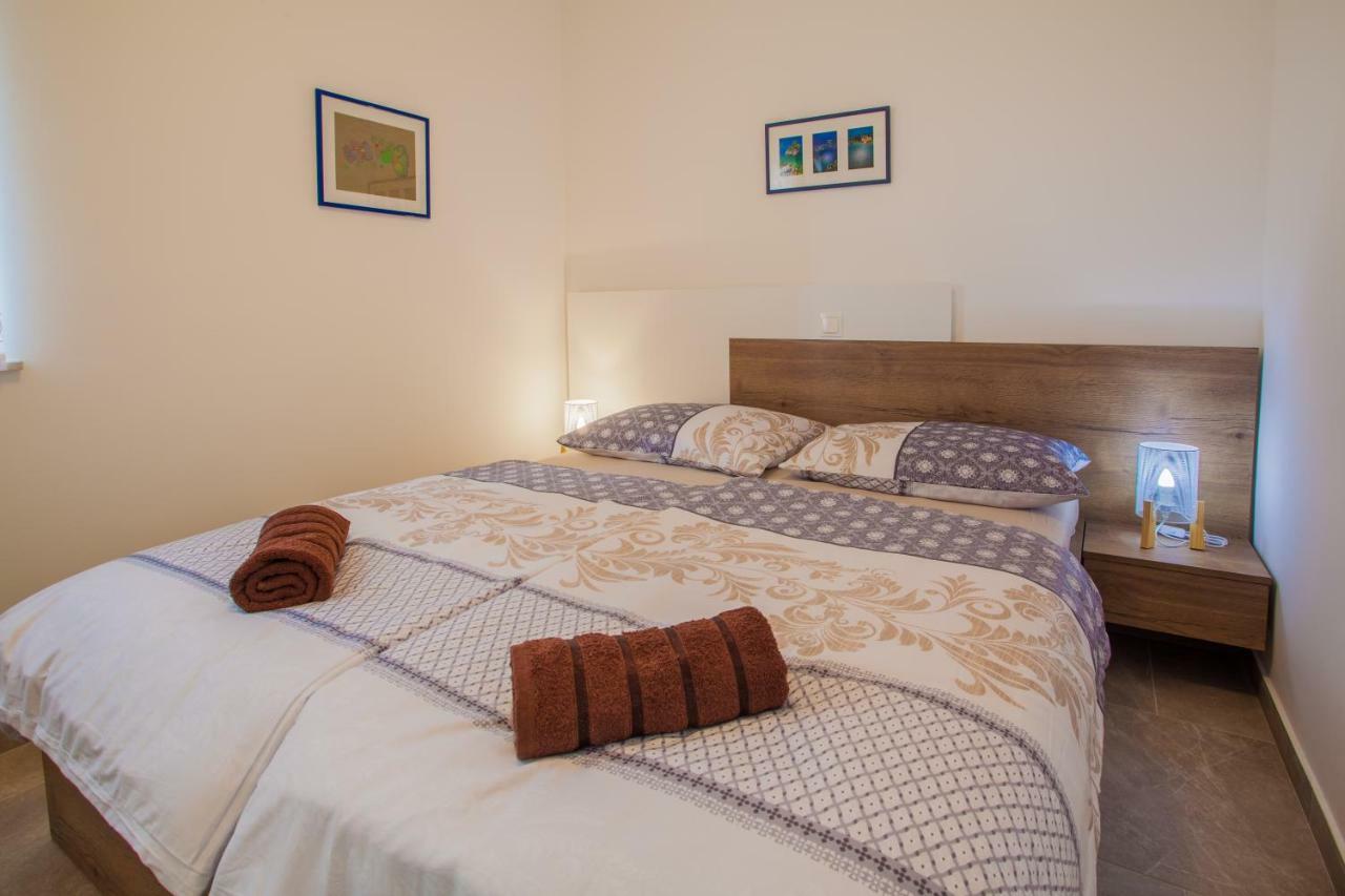 Apartmani Komesic Zubovići Extérieur photo